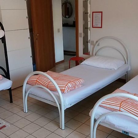 Hostel Easy Пиза Экстерьер фото
